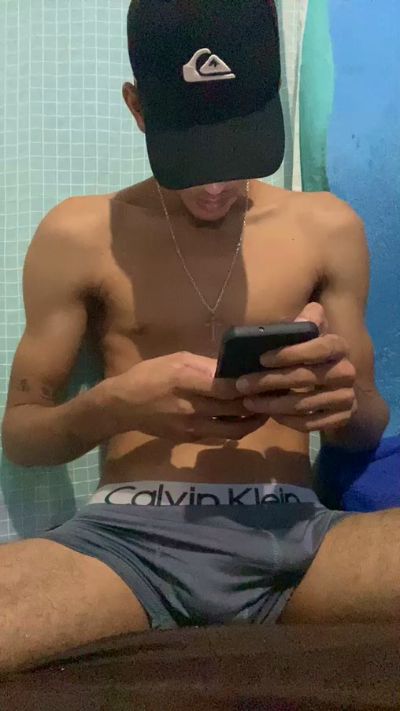 Dotadonovin19cm live cam on Cam4