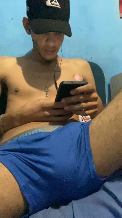 Dotadonovin19cm live cam on Cam4