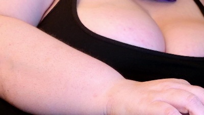 DoubleCherryBmb live cam on Cam4