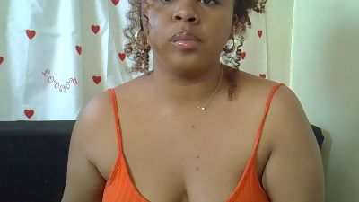 DouceBella live cam on Cam4