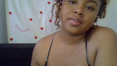 DouceBella live cam on Cam4