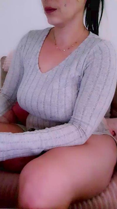 DouceQueen live cam on Cam4