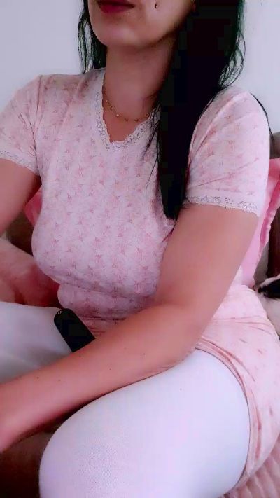 DouceQueen live cam on Cam4