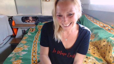 Doucelouve9 live cam on Cam4