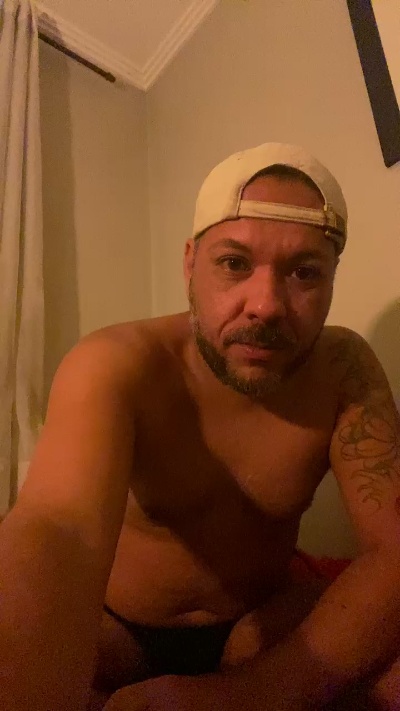 DougmanEiro live cam on Cam4