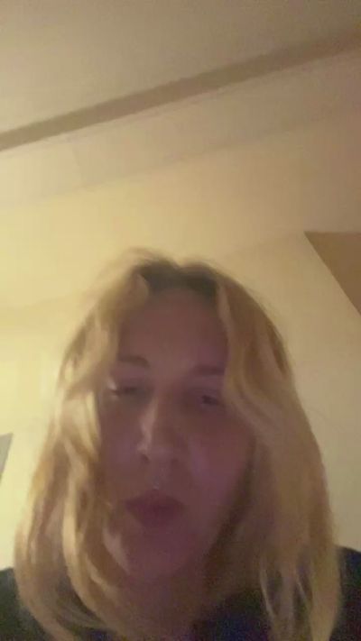 Doyouloveme live cam on Cam4