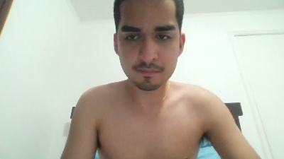 Dozzy26 live cam on Cam4