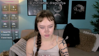 DragonFlya live cam on Cam4