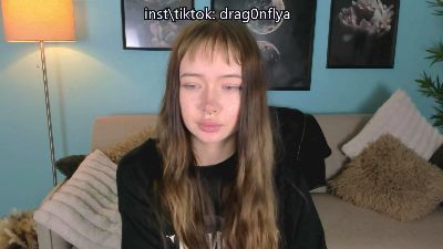 DragonFlya live cam on Cam4