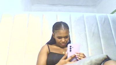 Dreamebony2 live cam on Cam4