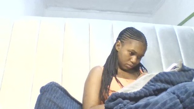 Dreamebony2 live cam on Cam4