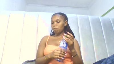 Dreamebony2 live cam on Cam4