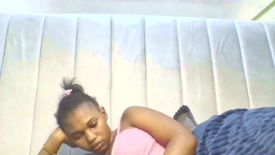 Dreamebony2 live cam on Cam4