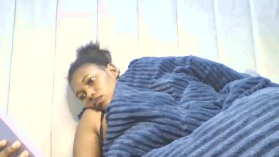 Dreamebony2 live cam on Cam4