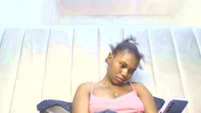 Dreamebony2 live cam on Cam4