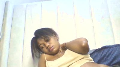 Dreamebony2 live cam on Cam4