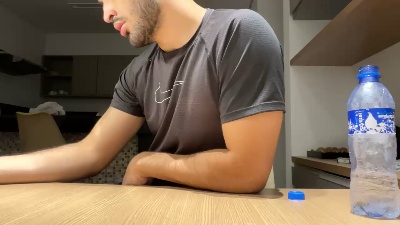 Drgym18 live cam on Cam4