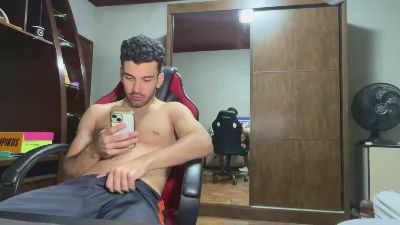 Drgym18 live cam on Cam4