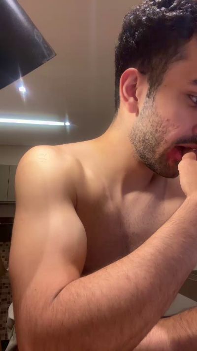 Drgym18 live cam on Cam4