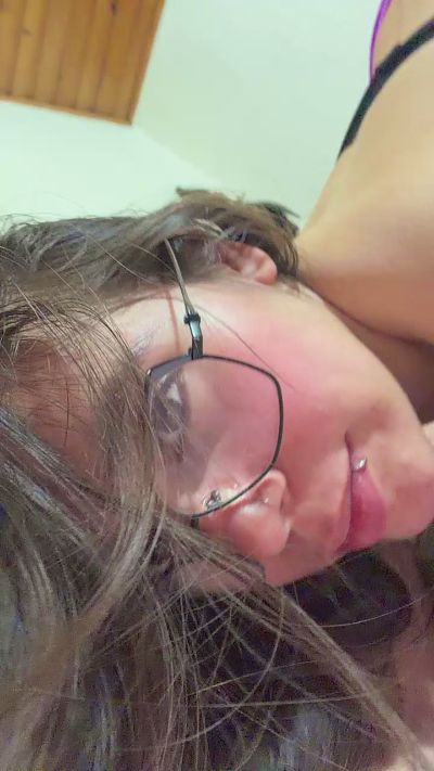 Dulce588 live cam on Cam4