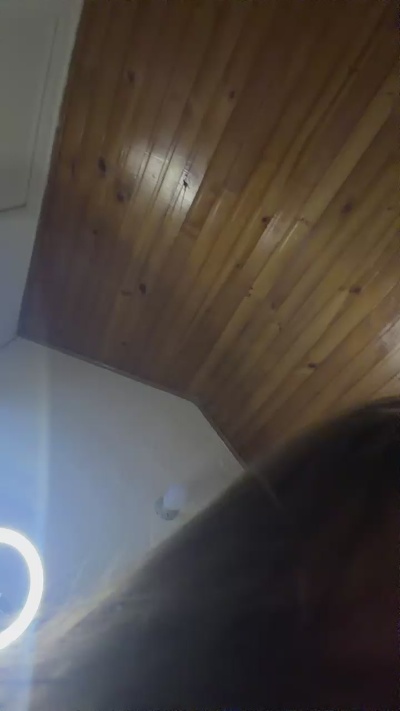 Dulce588 live cam on Cam4