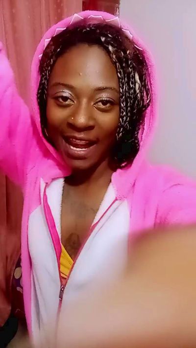Dulcebom live cam on Cam4