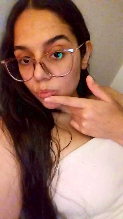Dulcecelisarg live cam on Cam4