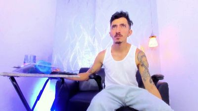DylanAnderson live cam on Cam4