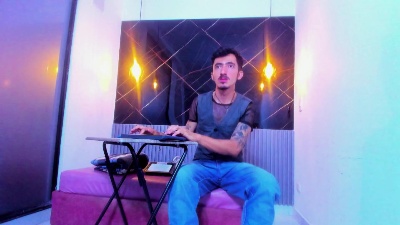 DylanAnderson live cam on Cam4
