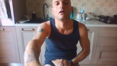 DylanBello live cam on Cam4
