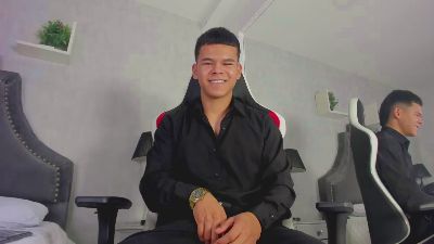 DylanRoyce live cam on Cam4