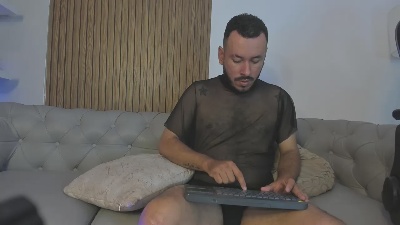 DylanWolf1 live cam on Cam4