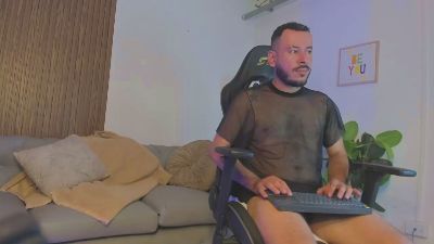 DylanWolf1 live cam on Cam4