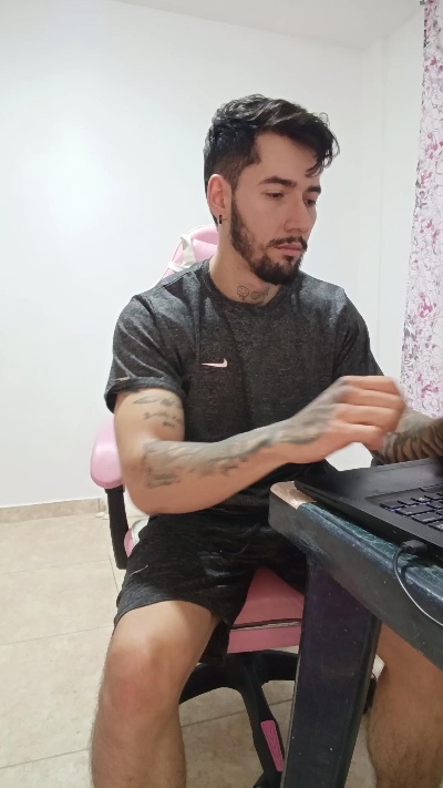 Dylan_benett_ live cam on Cam4