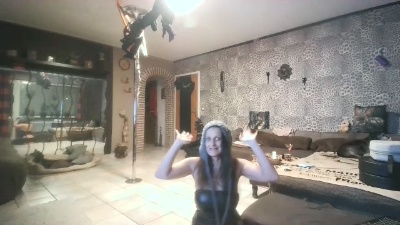 EINE_wi_KEINE live cam on Cam4