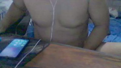 ELHUEROOO live cam on Cam4