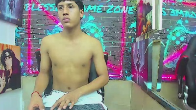 EMILIANO_BLESS live cam on Cam4