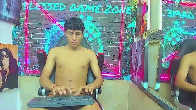 EMILIANO_BLESS live cam on Cam4