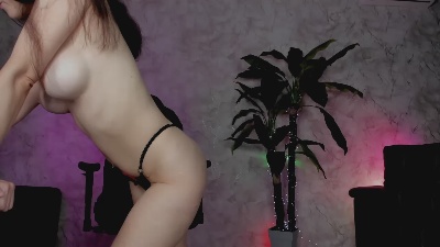 EMMA77777 live cam on Cam4