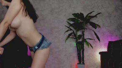 EMMA77777 live cam on Cam4