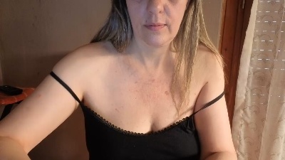 EMMABIONDA live cam on Cam4
