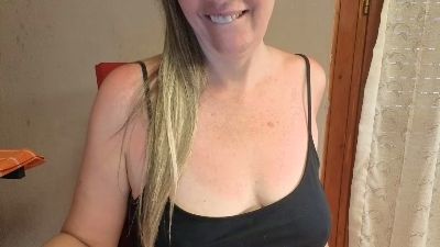 EMMABIONDA live cam on Cam4