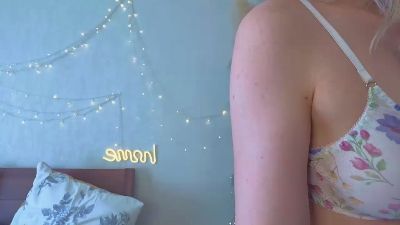 EasterHerlan live cam on Cam4