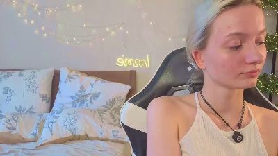 EasterHerlan live cam on Cam4