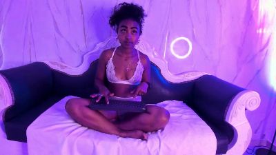 EbonnyBunny live cam on Cam4