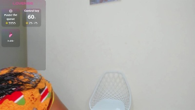 Ebonymiky live cam on Cam4
