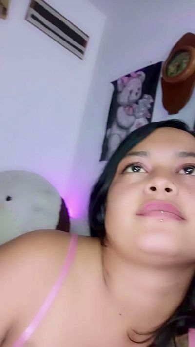 Ebonysummer_ live cam on Cam4