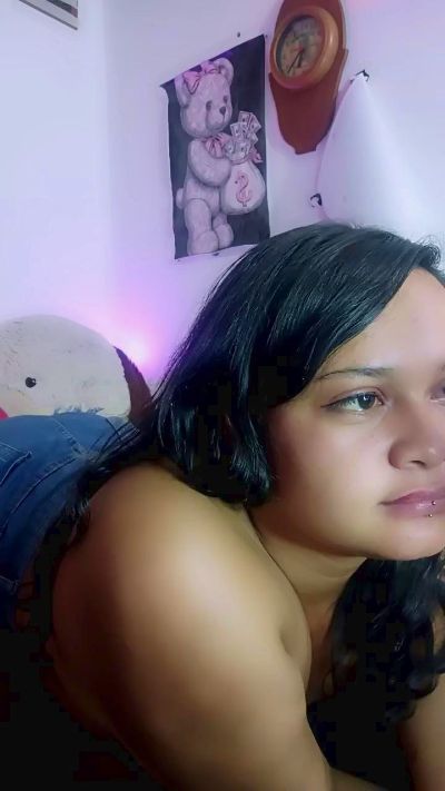 Ebonysummer_ live cam on Cam4