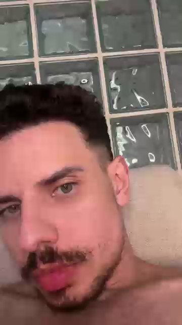 Edgarferraz live cam on Cam4