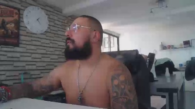 Edgarram83 live cam on Cam4